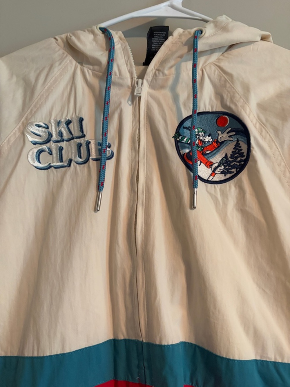 Our Universe Disney Mickey & Friends Goofy Ski Club Color-Block Windbreaker Jack - Picture 2 of 8